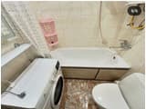 в центре, возле Медицинского университета 5